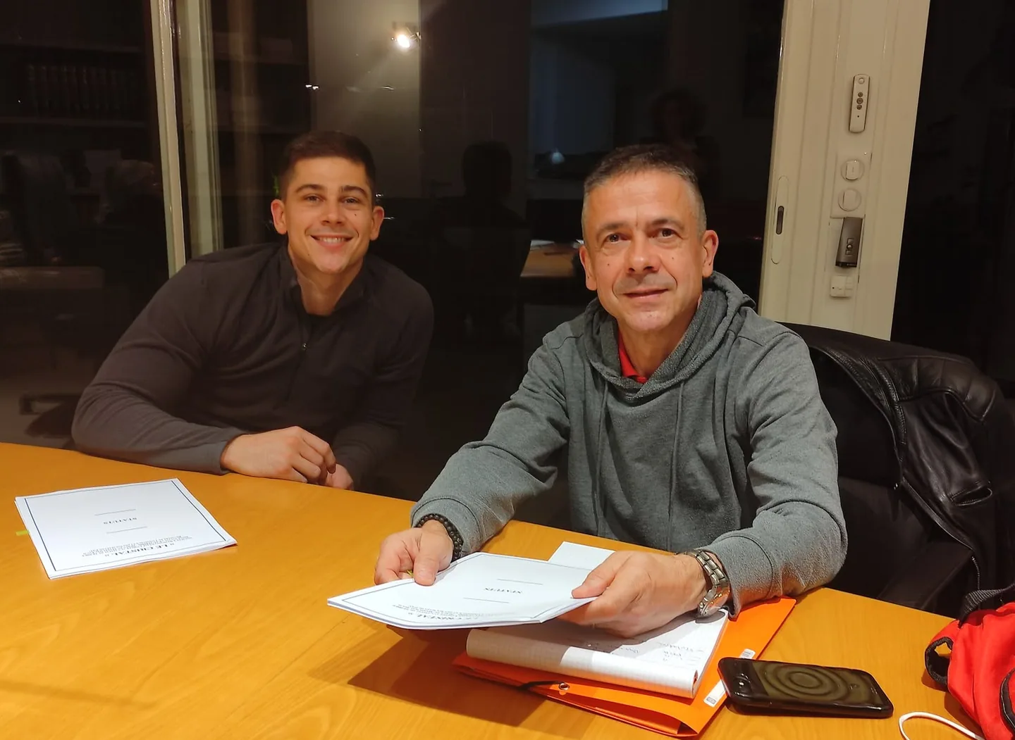 Lo&iuml;c Lacabanne et son p&egrave;re Patrick Lacabanne, autour des papiers du Cristal